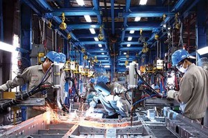 Ban hành Nghị quyết về định hướng xây dựng chính sách phát triển công nghiệp