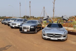 Dàn siêu xe và xe sang quy tụ tại Buôn Ma Thuột