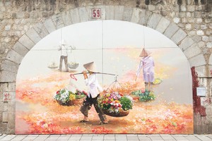 Những phố bích hoạ hút khách giữa lòng thủ đô