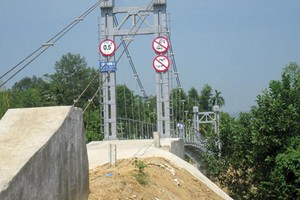 Chậm thanh toán tại Đề án Xây dựng 186 cầu treo dân sinh: Nguy cơ nhà thầu phá sản