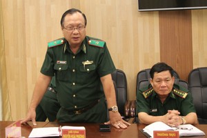 Thiếu tướng Nguyễn Hoài Phương phát biểu tại buổi làm việc. Ảnh Bienphong.com.vn