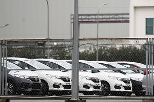 Lô xe đầu tiên và duy nhất thông quan vào Việt Nam từ đầu năm đến nay là của Honda với 950 chiếc tại cảng Hải Phòng và 1.054 chiếc tại cảng Hiệp Phước (trong đó có 577 chiếc CR-V, 320 chiếc Civic, 112 chiếc Jazz và 45 chiếc Accord).