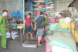 21 tấn phế phẩm cà phê nhuộm bột pin được thu giữ