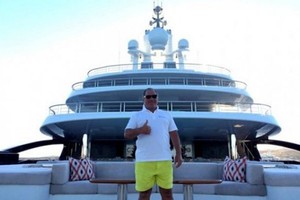 Tỷ phú Nga phải giao siêu du thuyền 500 triệu USD cho vợ cũ