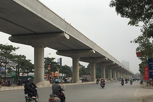 Tuyến đường sắt đô thị Nhổn - ga Hà Nội được điều chỉnh tiến độ chậm 5 năm so với dự kiến. Ảnh: Xuân Hoa