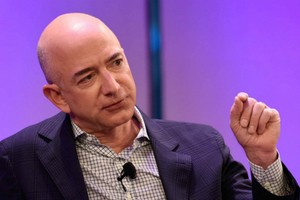 Cấp dưới ám ảnh bởi email một ký tự của Jeff Bezos