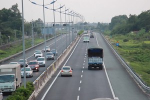 Những hiểm nguy trên cao tốc TP HCM - Trung Lương