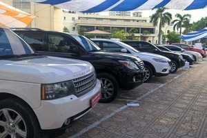 Các loại xe sang đời cũ ngày càng khó bán do quá nhiều thông tin bất lợi