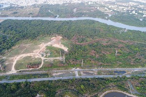 Một khu đất thuộc dự án treo ở huyện Nhà Bè đến nay vẫn chưa xây dựng. Ảnh: Lê Quân. 