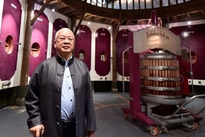 Ông Peter Kwok tại Bellefont-Belcier, nhà máy sản xuất rượu mới nhất của ông. Ảnh: AFP.