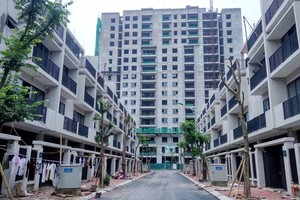 Tỉnh táo trước cơn sốt đất đặc khu và các địa phương