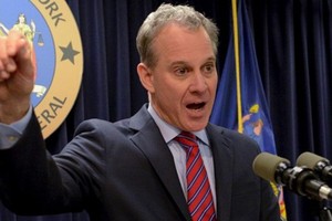 Tổng chưởng lý bang New York, Mỹ, Eric Schneiderman từ chức giữa bê bối tình dục. Ảnh: Fox News.