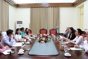 Toàn cảnh buổi làm việc.