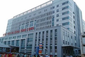 Bệnh viện Đa khoa Vĩnh Long quy mô 800 giường, đang thiếu hụt 30 bác sĩ. Ảnh: An Phú