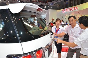 Xe trong nước tăng giá, xe nhập khó về, người tiêu dùng đang không còn tin giá xe sẽ rẻ dù cho thuế nhập xe từ ASEAN đã về 0%