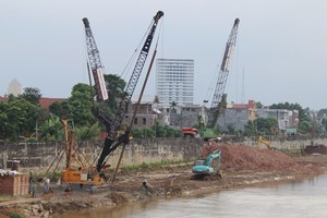 Dự án xây dựng hoàn thiện hệ thống đê bờ Hữu, đê bờ Tả sông Cầu đoạn qua thành phố Thái Nguyên theo hình thức đối tác công tư (PPP). (Ảnh: Hoàng Nguyên/TTXVN)