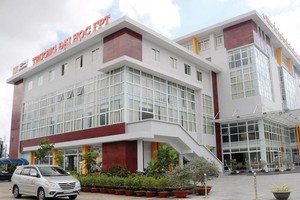 Trường đại học FPT là một ví dụ về sự vất vả khi tuân thủ đúng các điều kiện kinh doanh, điều kiện hoạt động