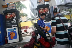 Cử tri bức xúc cho rằng, thời gian qua, giá xăng có số lần tăng nhiều hơn rất nhiều số lần giảm.