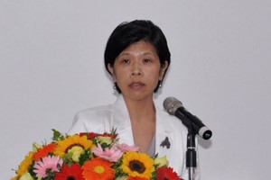 Bà Ping Kitnikone, Đại sứ Đặc mệnh toàn quyền Canada tại Việt Nam.