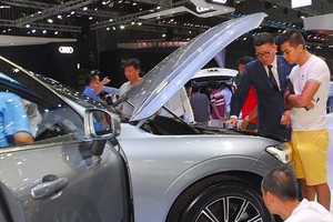 Xe Thái “đạo diễn” chợ xe nhập Việt, cuộc đua giảm giá xe hơi bắt đầu