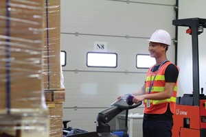 Việt Nam cần phải sớm có chiến lược mới về thu hút FDI, nhằm nâng cao chất lượng và hiệu quả dòng vốn này. Trong ảnh: Nhà máy của Microsoft tại Bắc Ninh. Ảnh: Đ.T.