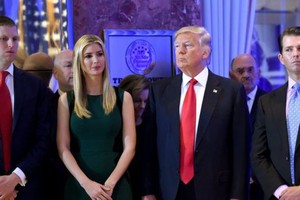 Tổng thống Donald Trump và 3 người con lớn (Ảnh: BBC).