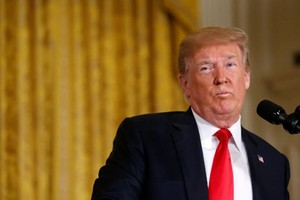 Tổng thống Mỹ - Donald Trump trong một cuộc họp tại Nhà Trắng hôm qua. Ảnh: Reuters.