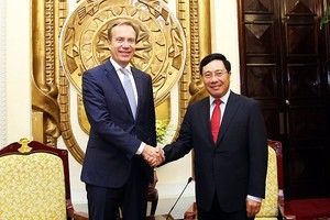 Phó Thủ tướng Phạm Bình Minh tiếp Chủ tịch WEF Borge Brende - Ảnh: VGP/Hải Minh.
