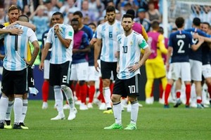 Pháp 4-3 Argentina: Một Mbappe siêu hạng ra đời, Messi và đồng đội bị loại xứng đáng