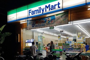 Phía sau tuyên bố hùng hồn của các đại gia bán lẻ