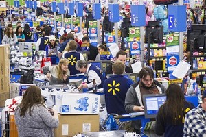 Walmart hiện là chuỗi bán lẻ lớn nhất nước Mỹ, có mặt tại nhiều quốc gia trên thế giới, đón 200 triệu lượt khách mua sắm mỗi tuần. Ảnh: Fortune.