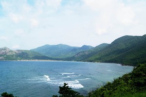 Côn Đảo là quần đảo gồm 16 đảo lớn, nhỏ thuộc tỉnh Bà Rịa - Vũng Tàu, cách TP Vũng Tàu 97 hải lý.