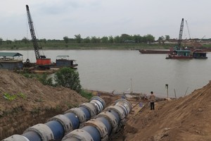 Hạng mục thi công đường ống ngầm thuộc Dự án Nhà máy nước mặt sông Đuống (Ảnh: Minh họa)