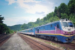 Hạ tầng đường sắt rất khó thu hút nhà đầu tư, ngay cả khi VNR buông vị thế độc quyền. Ảnh: Đức Thanh.