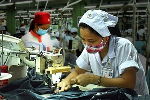 Lao động nữ nghỉ hưu từ năm 2018-2021 sẽ được hỗ trợ 80 tỉ đồng?