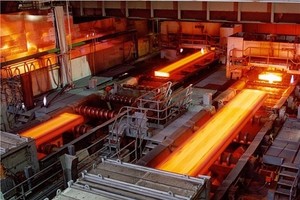 Dây chuyền sản xuất thép tại một nhà máy tại TP HCM.