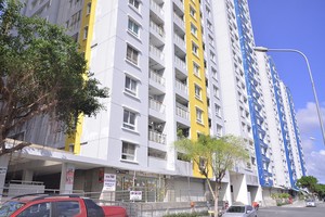 Chung cư Carina Plaza sau vụ cháy.