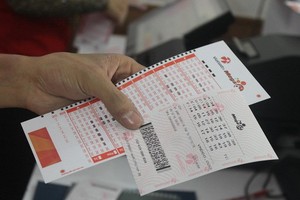 Ôm 32 tỷ độc đắc Vietlott, 1 tuần 2 tỷ phú số đỏ