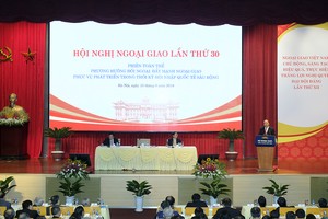 Thủ tướng Nguyễn Xuân Phúc phát biểu tại Phiên họp.