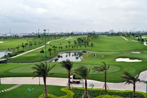 157 ha đất quốc phòng trong sân bay Tân Sơn Nhất (Bộ Quốc phòng quản lý) đang được sử dụng làm sân golf. Ảnh: Mạnh Tùng.