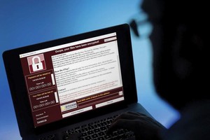 Hacker thả mã độc tấn công nhà băng