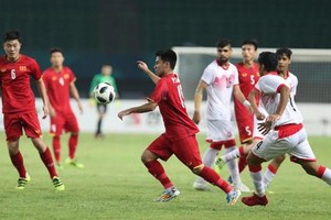 Trận đấu giữa Olympic Việt Nam và Bahrain tối 23/8. Ảnh: Đức Đồng.