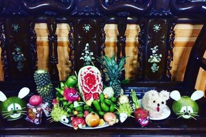 Mâm cỗ Tết trung thu được biến hóa thành các con vật được các em nhỏ yêu thích.