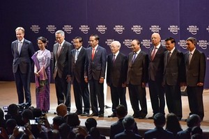 Lãnh đạo cấp cao các nước tham dự phiên khai mạc toàn thể WEF ASEAN (ảnh: Giang Huy/VnExpress)