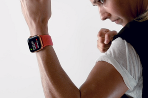 Apple Watch Series 4 có nhiều tính năng theo dõi sức khỏe.
