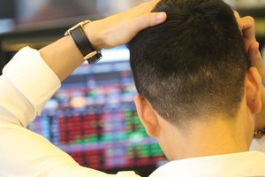 JVC: Sóng gió chưa qua