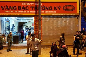 Cảnh sát phong tỏa hiện trường vụ việc. (Ảnh: CTV)