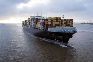 Một tàu chở hàng từ Trung Quốc. Ảnh: Bloomberg