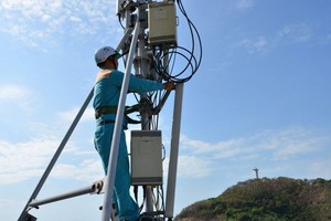 Quyền Bộ trưởng Nguyễn Mạnh Hùng yêu cầu sớm triển khai thử nghiệm 5G