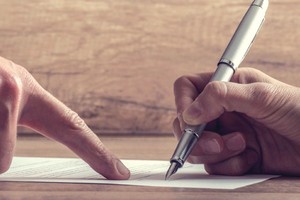 Đại lý “quên” trao quy tắc bảo hiểm cho khách hàng